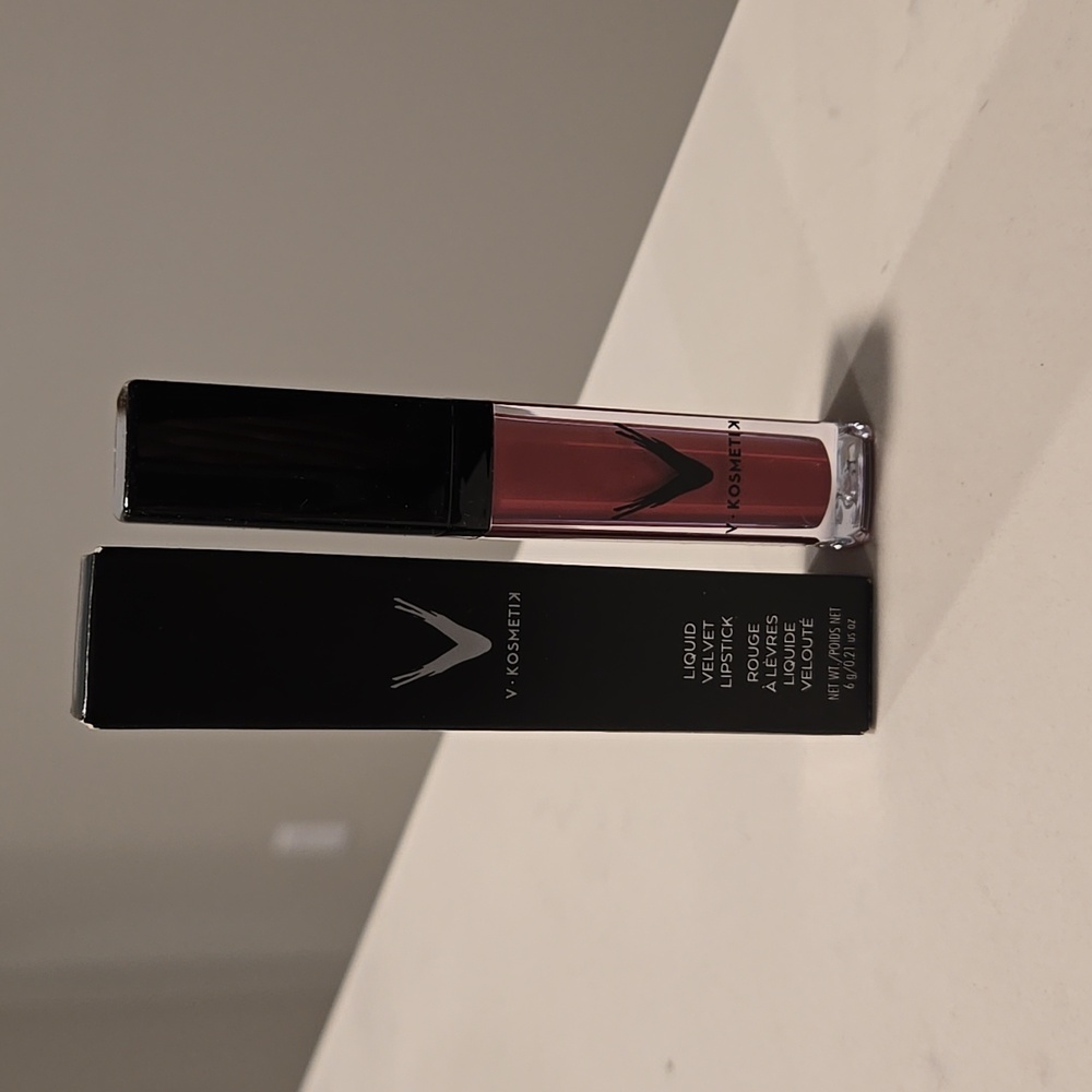 V- KOSMETIX liquid velvet lipstick -bubbly